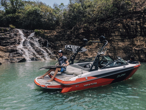 Lancha Ventura 220 Surf 2025 Nova Wake Masterboat Malibu
