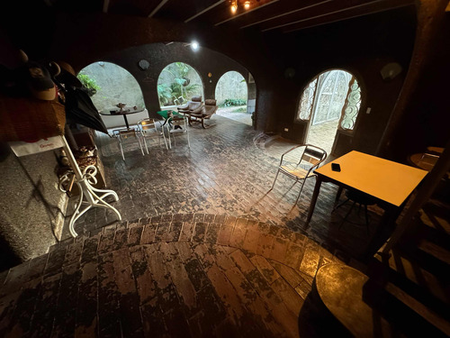 Casa Diseñada Por El Reconocido Arquitecto Alejandro Pietri