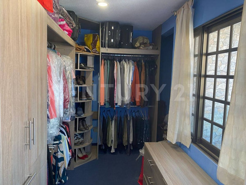 Casa En Venta Moderna Con Espacios Amplios Y Excelente Ubicación