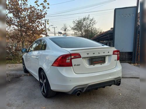 Volvo S60 2.0 T5 R-Design Auto