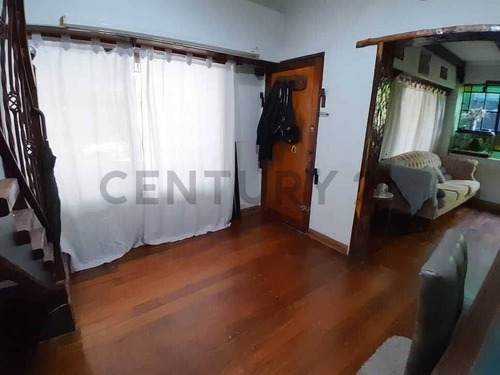 Casa 3 Ambientes Con Consultorios En Esquina - Ubicación Privilegiada En José Mármol.