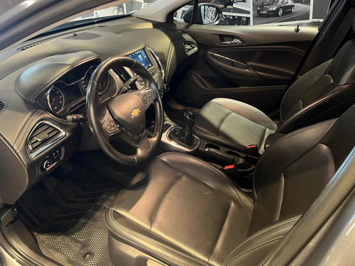 Chevrolet Cruze Cruze 4p 1.4t LT MT