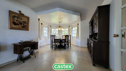 Casa Estilo Colonial En Venta En Mapuche