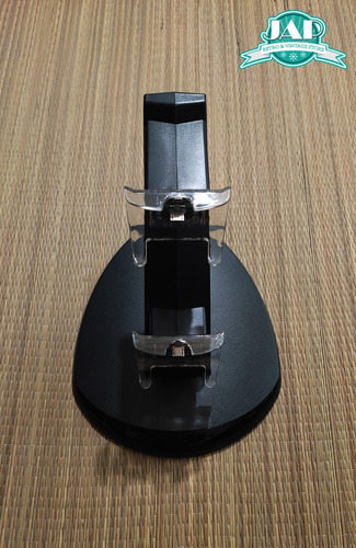 Base Cargador Doble Para Controles Xbox One Radioshack (Usado)