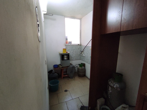 Apartamento Localizado En La Urbanización Las Aves, Cua.
