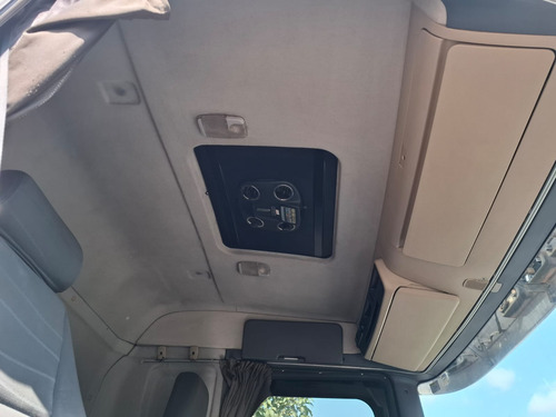 Scania R440 6x2 - Automática