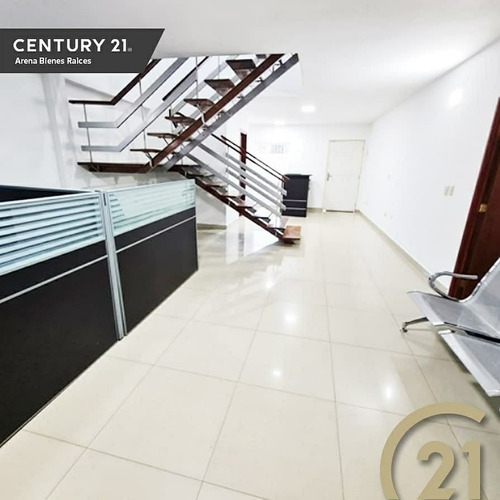Imagen 2 de 10 de En Venta Casa De Uso Comercial. Local Oficina En Lecheria