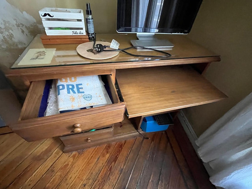 Escritorio Pc De Madera Maciza Con Estante Para Teclado Marrón Claro (Usado)