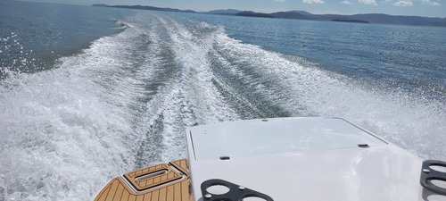 Imagem 4 de 12 de Onix Yachts 240 Ano 2018 Espaço Gourmet E Ampla Plataforma