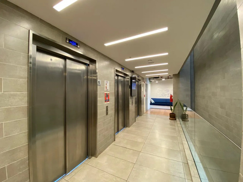 Oficina Habilitada Y Amoblada En Nueva Costanera