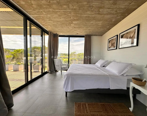 Casa En Venta De 4 Dormitorios En Club Del Mar, José Ignacio