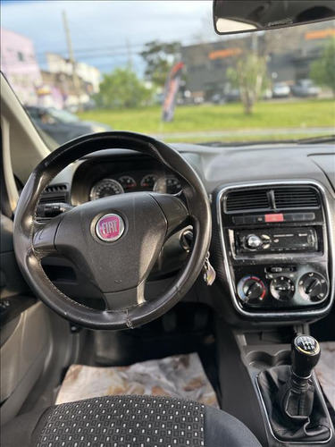 Fiat Punto 1.8 HLX 8V FLEX 4P MANUAL