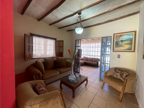 Casa En Venta En El Colonial San Diego Gr