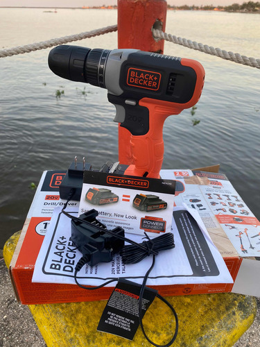 Taladro Atornillador 20v Black And Decker (Usado)