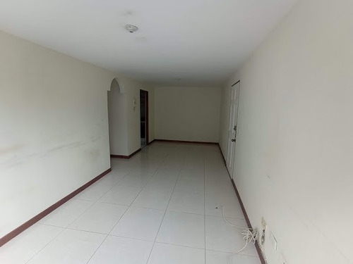 Imagen 2 de 16 de Apartamento En Arriendo Los Alpes 622-17978