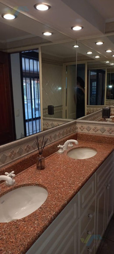 Venta De Importante Casa En Mapuche 10 Amb, Gran Lote Central Con Pileta