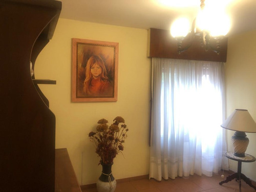 Casa En Venta B° Residencial Vz. Sarsfield.