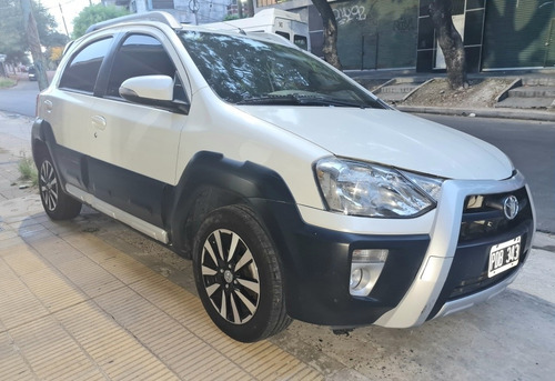 Toyota Etios Cross 1.5 Mt