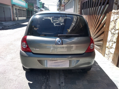 Renault Clio 2007 1.0 16v Authentique Hi-flex 3p