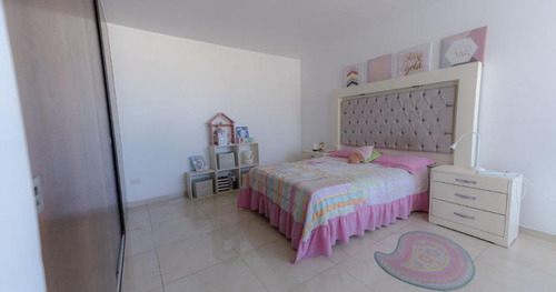 Exclusiva Residencia En Condominio Cerrada De La Fe, Aguascalientes