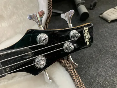 Ibanez Soundgear 4弦エレキベース ブラック/グレー Contrabaixo Ibanez Soundgear 4 Cordas Elétrico Mahogany | MercadoLivre