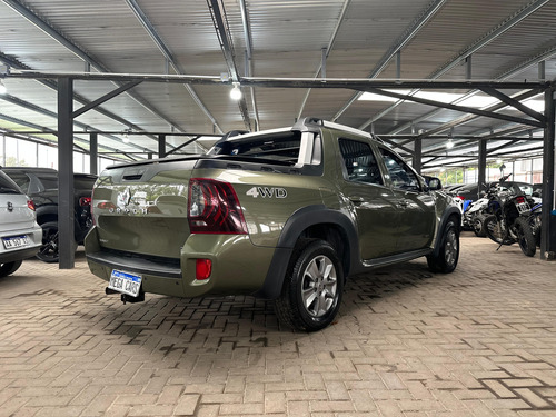 Renault Duster Oroch 2.0 Outsider Plus