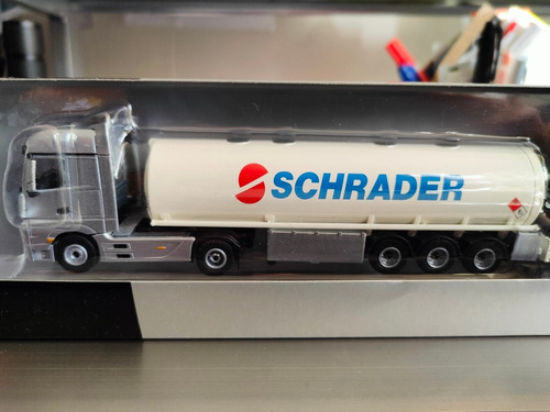 Imagen 3 de 10 de Camion Schuco, Escala H0, Mercedes Benz Con Acopl, 452207000