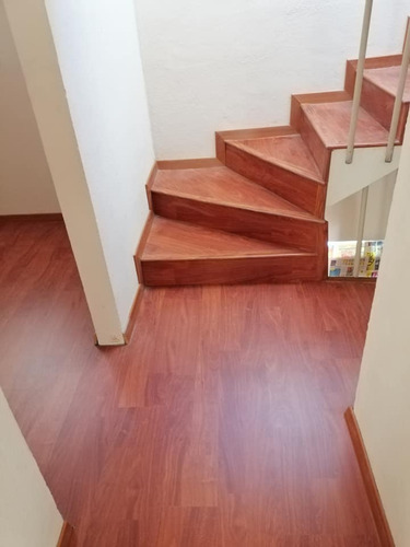 Imagen 5 de 13 de Casa 3 Pisos En Conjunto
