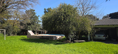 2 Casas Quincho Y Pileta En Barrio El Trebol