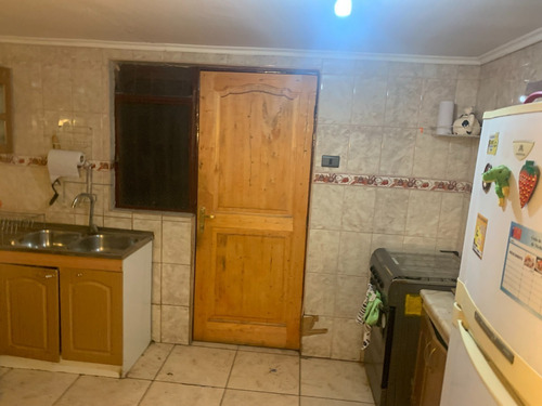 Imagen 6 de 30 de Casa Lista Para Vivir En Familia, Sólida Y Buena Ubicación.