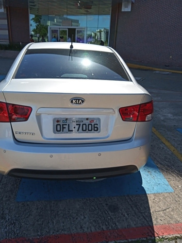 Imagem 4 de 4 de Kia Cerato 2011 1.6 Ex 4p 126 Hp