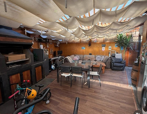 Casa En Venta De 4 Dorm. En Concepción