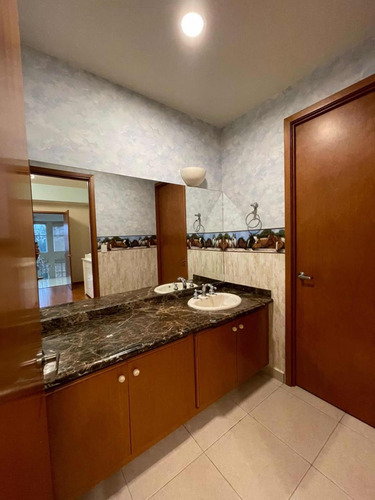 Departamento En Renta En Bosque Real De 380 M