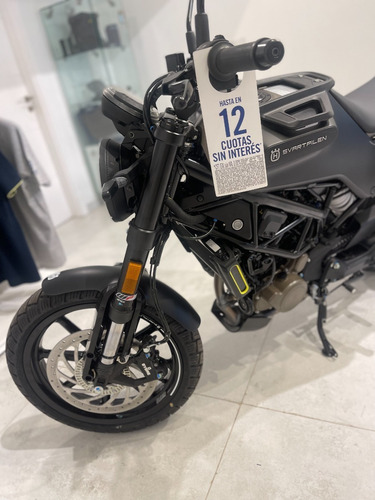 Imagen 3 de 19 de Husqvarna Svartpilen 200 0km 2023