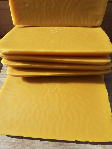 Imagen 3 de 6 de Cera 100%pura De Abejas Excelente Calidad En Bloques De 1 Kg