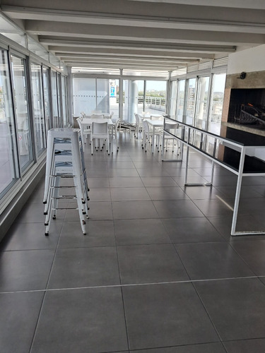 Oviedo Casi Av. Italia . Piso 13. Al Norte. 2 Dorm, 1 Baño. Cocina Integrada Con Terraza.2 Garajes Y Tasas Y Conexiones Incluidas Barbacoa Vig. 24hs. Vista Despejada Al Norte Soleado.