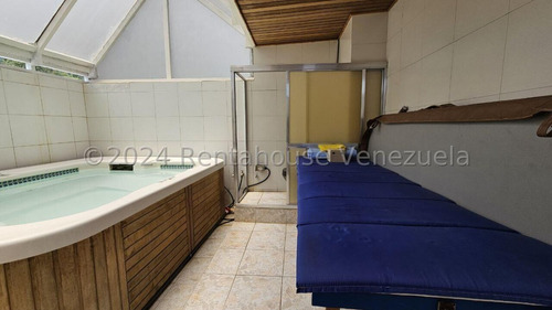 Townhouse En Venta, La Boyera #24-25602