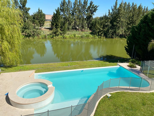 Casa En Alquiler Nordelta, Anual Con Muebles