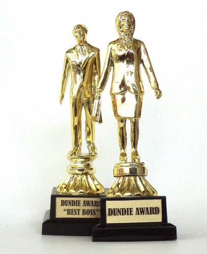 Troféu Dundie Award Masculino Ou Feminino (base P)