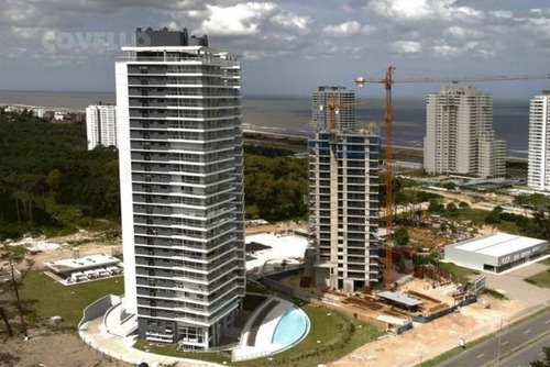 Imagen 10 de 13 de One2, Playa Brava