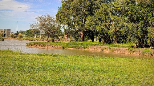 Venta. Lote A La Laguna. Lagos De San Eliseo. San Vicente. Barrio Cerrado