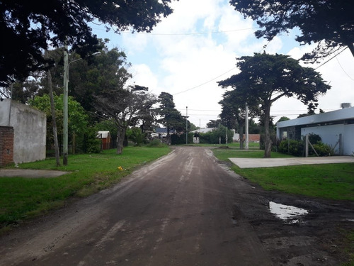 Latorre Prop. Vende Chalet De 4 Amb Con Hermoso Parque + Depto En El Fondo