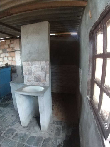 Oportunidade! Casa+barracão 180m2 Proximo Supermercado Bh