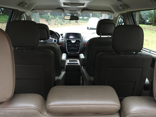 Chrysler Town & Country 3.6 Touring 5p 2012