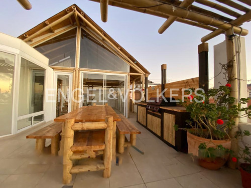 Moderna Casa En Jardines Del Sur Con 272 M2 Útiles