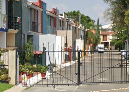 Sk01- Casa En Remate Coto C. Santa Lorena, La Llave, San Pedro Tlaquepaque, Jal. (65% Debajo De Su Valor Comercial, Solo Recursos Propios)
