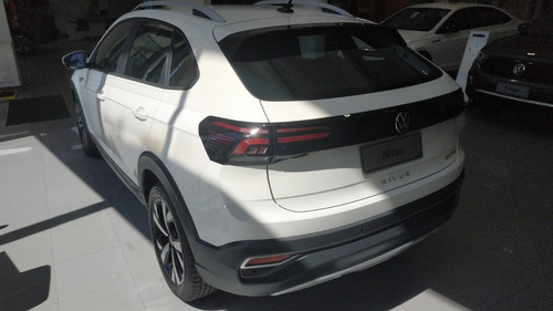 Volkswagen Nivus Highline 200 Tsi S.a