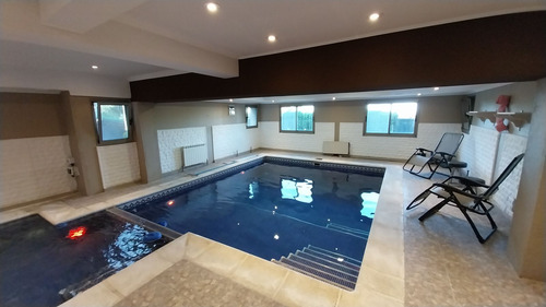 Venta Chalet De Categoría En Sierra De Los Padres - Gas Natural Conectado