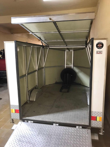 Tráiler Cerrado Para Transporte De Moto.