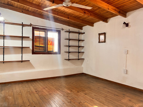 Casa En Venta | 2/3 Dormi - Quincho Y Parrilla | 33 E/ 24 Y 25 - La Plata